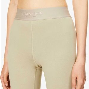 BRAND NEW WITH TAGS ESSENTIAL LEGGINGS